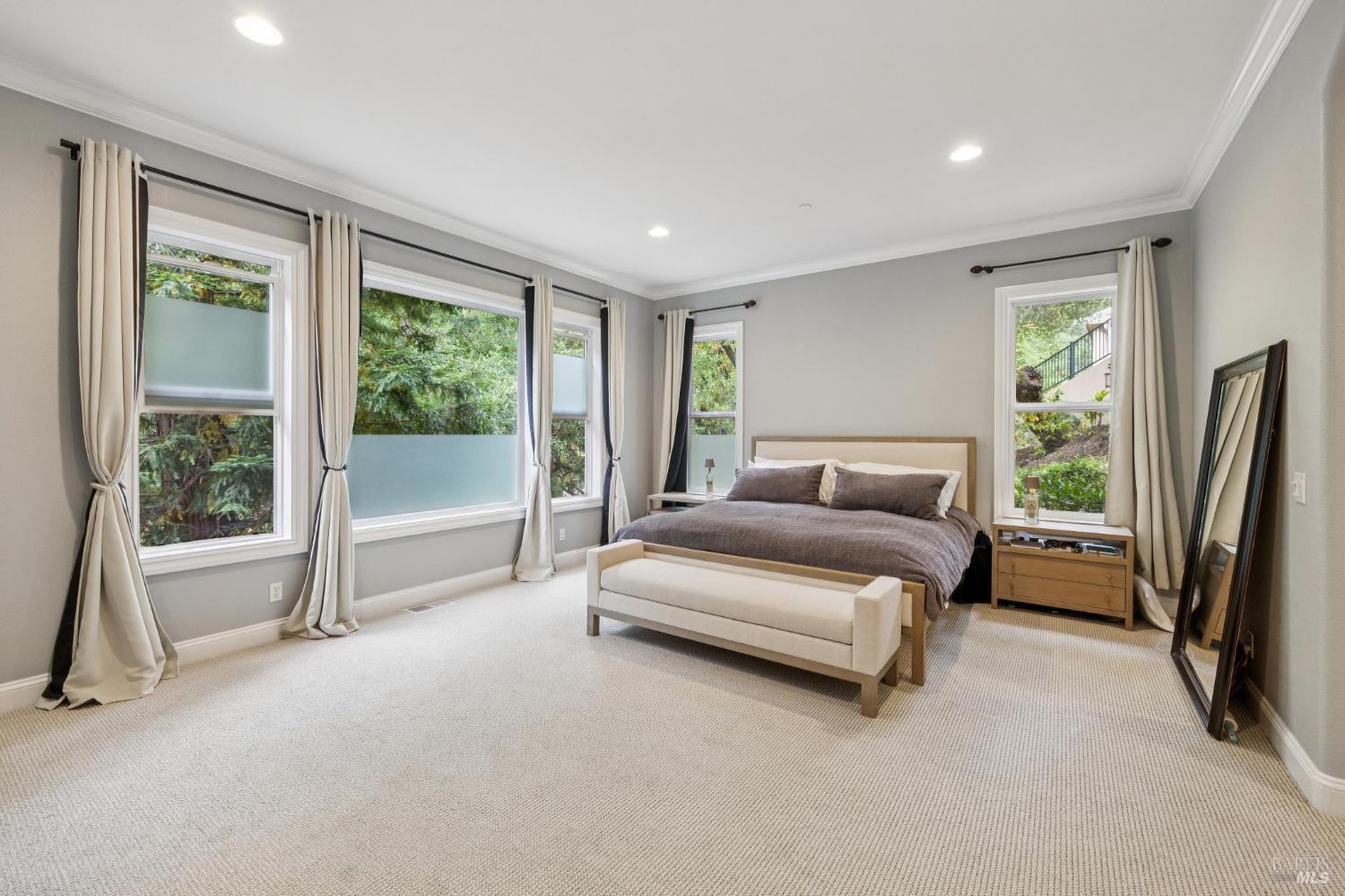 2588 Vineyard Road Novato CA 94947