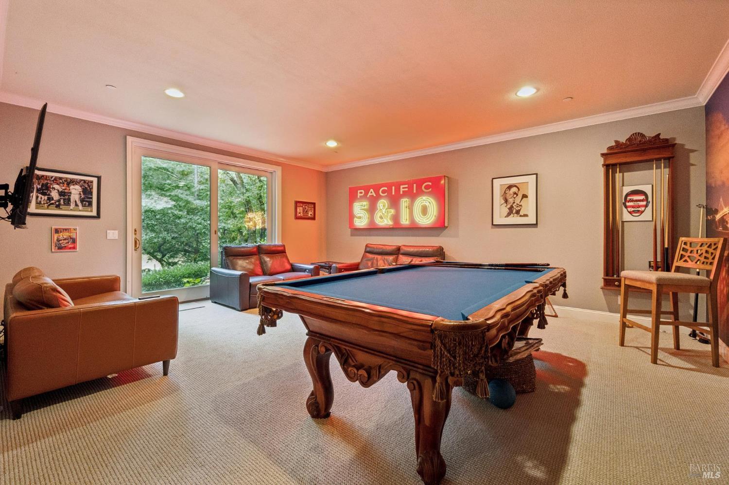 2588 Vineyard Road Novato CA 94947
