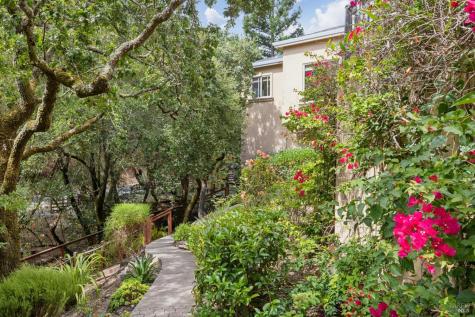2588 Vineyard Road Novato CA 94947