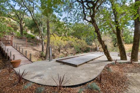 2588 Vineyard Road Novato CA 94947