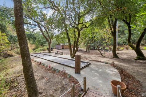 2588 Vineyard Road Novato CA 94947