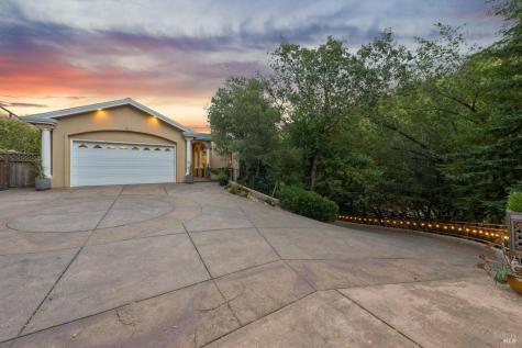 2588 Vineyard Road Novato CA 94947