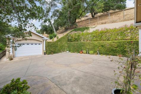 2588 Vineyard Road Novato CA 94947