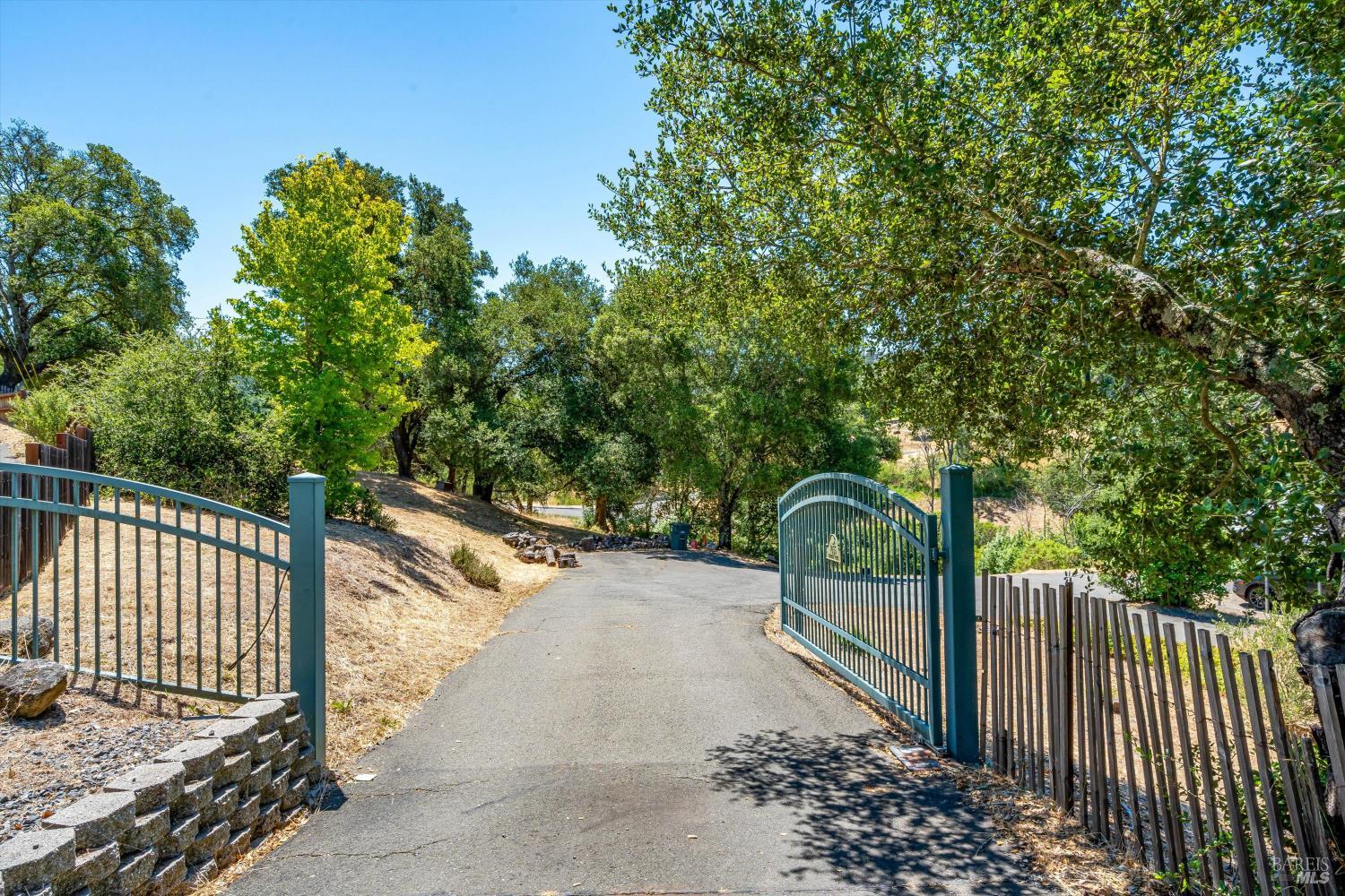 1055 Sundown Trail Santa Rosa CA 95404