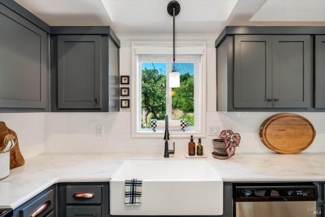 1055 Sundown Trail Santa Rosa CA 95404