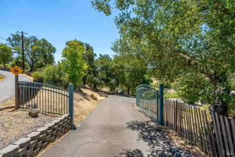 1055 Sundown Trail Santa Rosa CA 95404