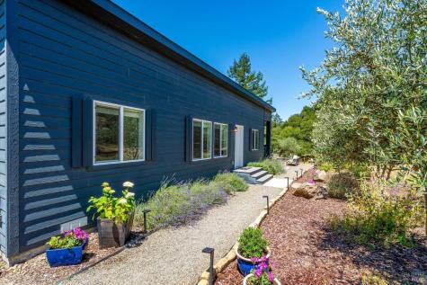 1055 Sundown Trail Santa Rosa CA 95404
