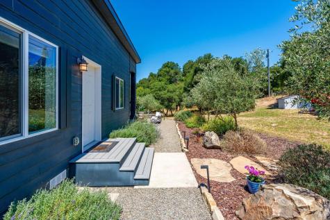 1055 Sundown Trail Santa Rosa CA 95404