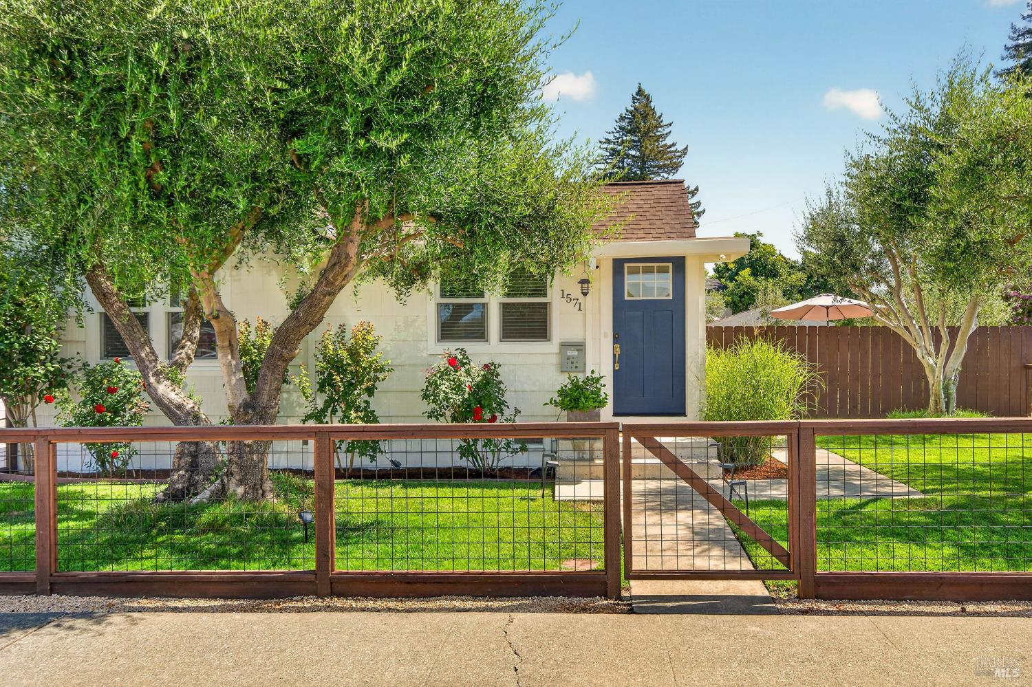 1571 Menlo Avenue Napa CA 94558