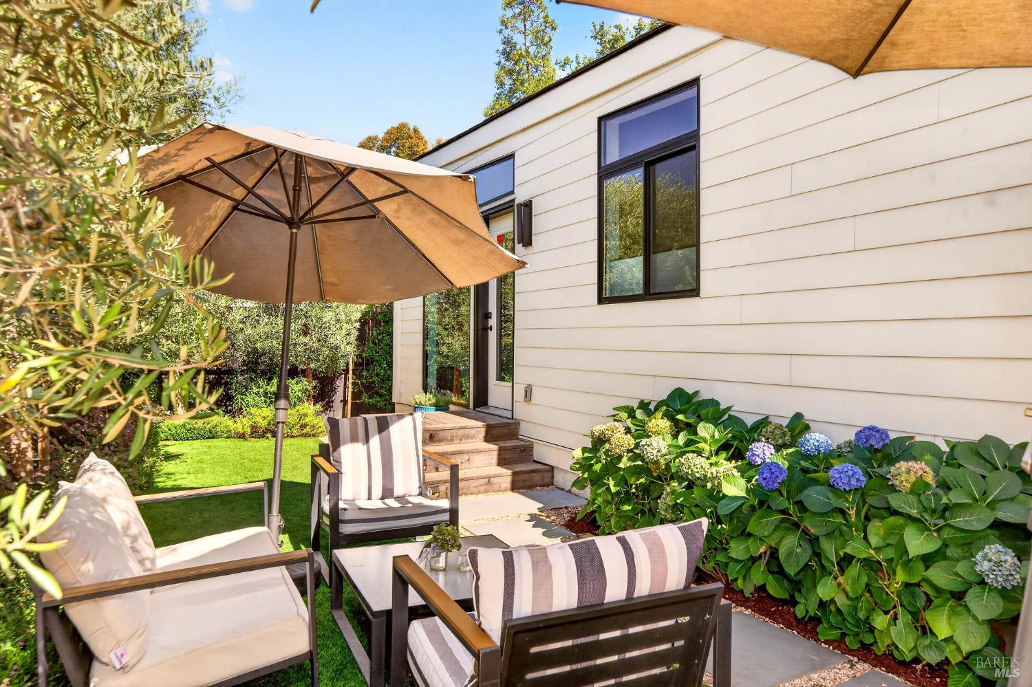 1571 Menlo Avenue Napa CA 94558