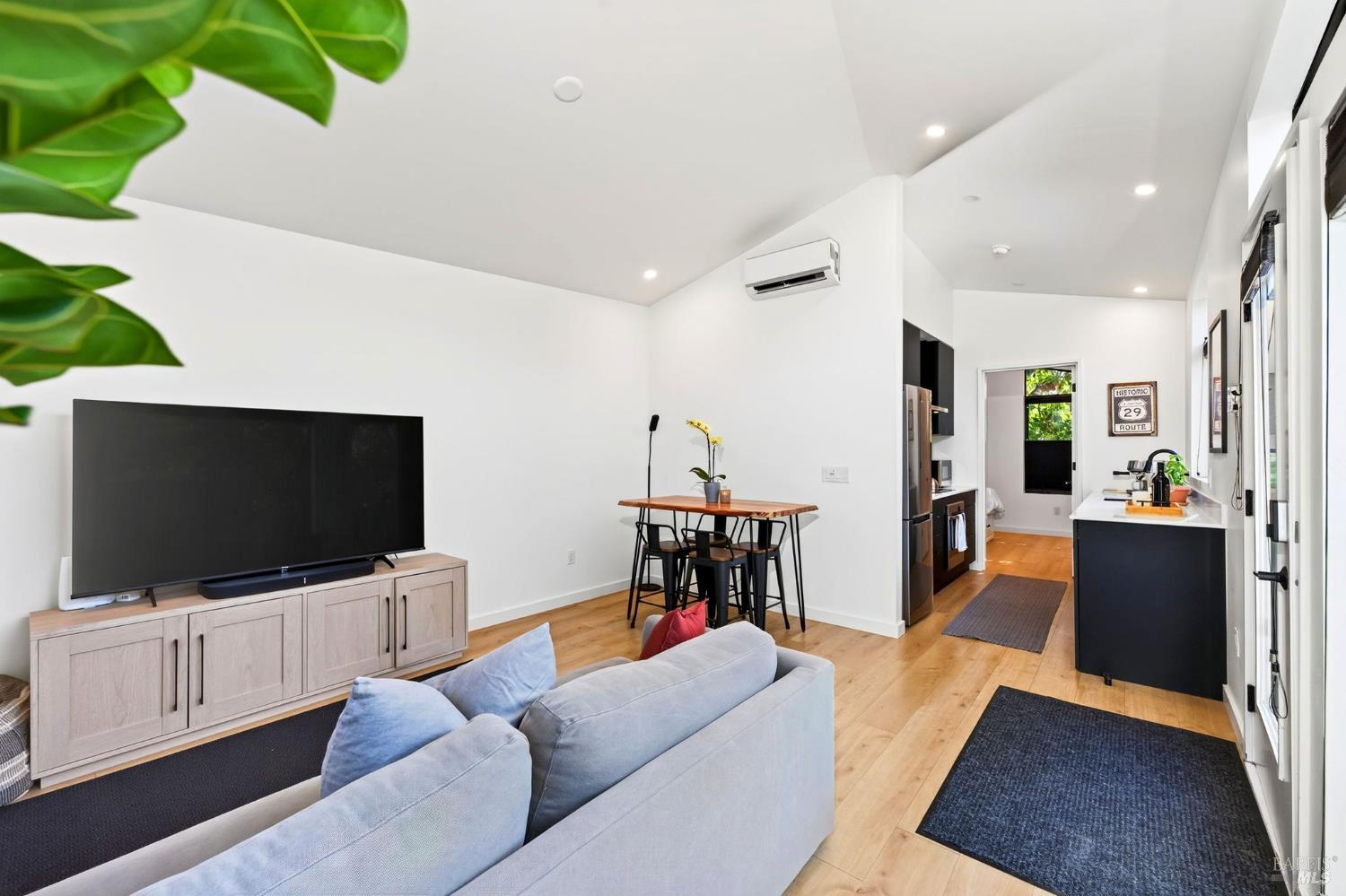 1571 Menlo Avenue Napa CA 94558