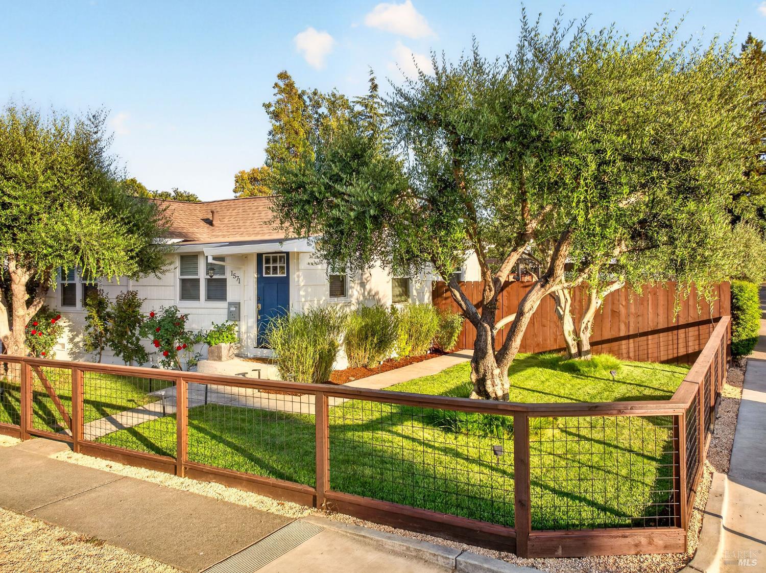 1571 Menlo Avenue Napa CA 94558