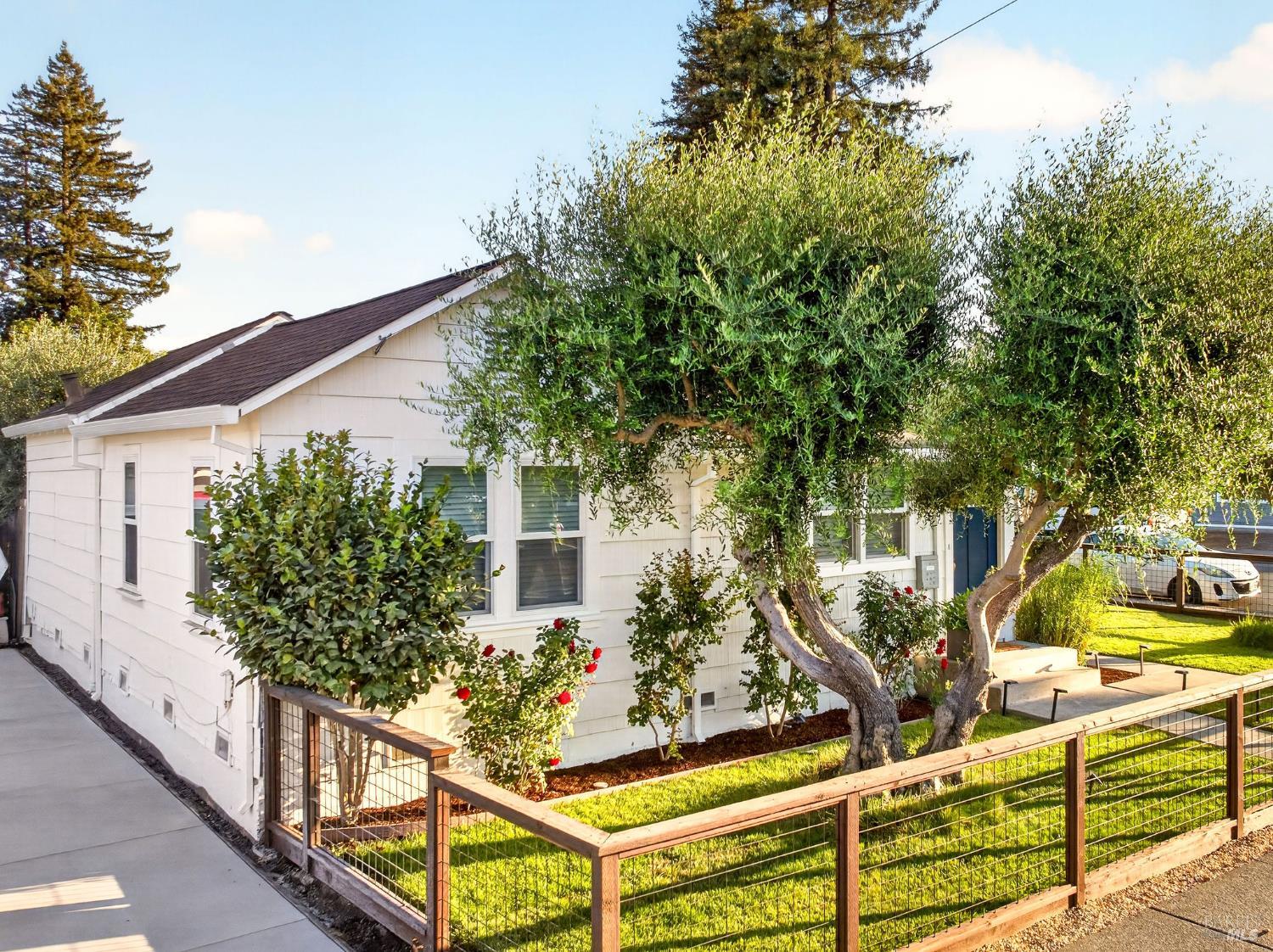 1571 Menlo Avenue Napa CA 94558