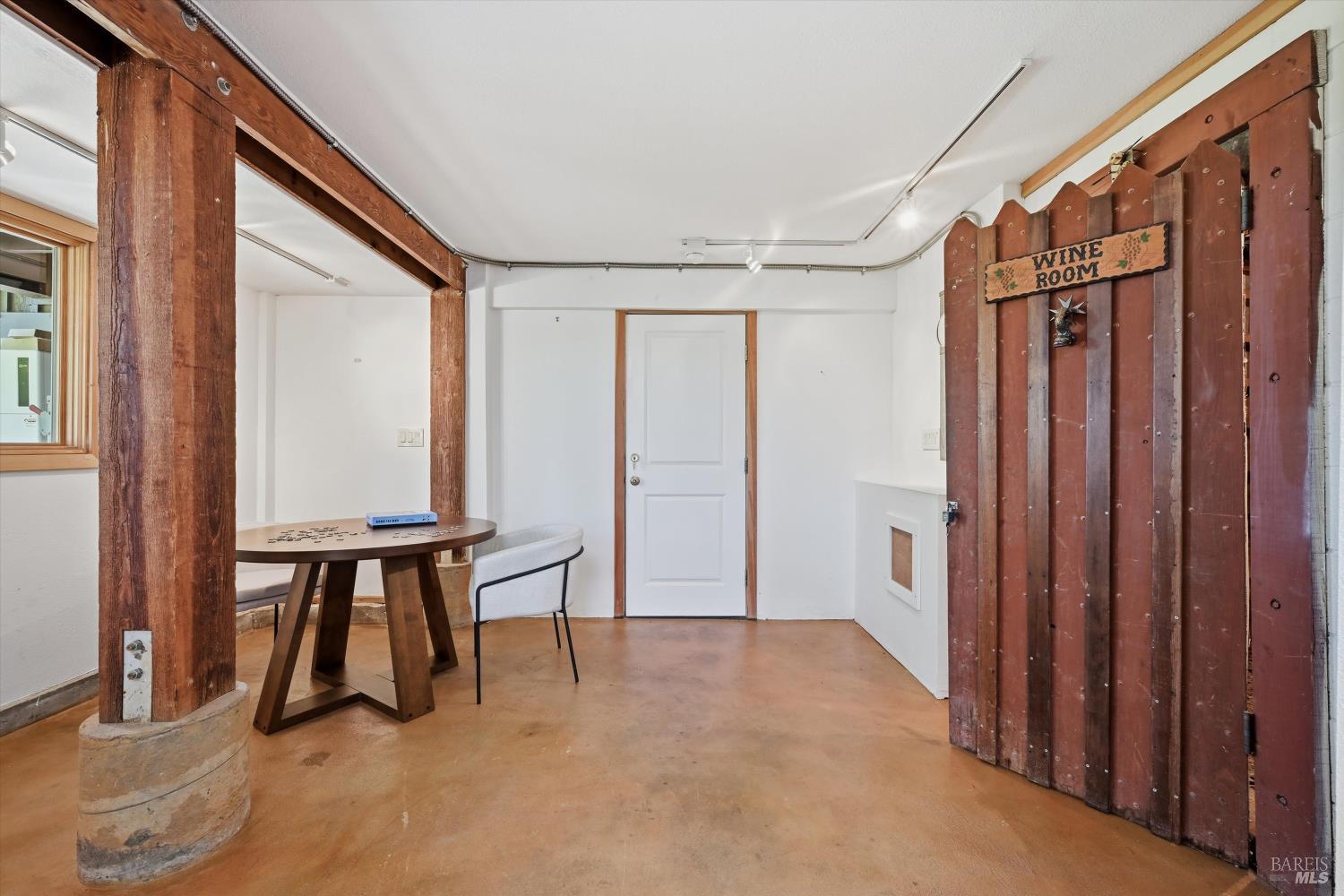 6341 W Dry Creek Road Healdsburg CA 95448