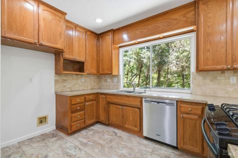 7080 Fellers Lane Sebastopol CA 95472