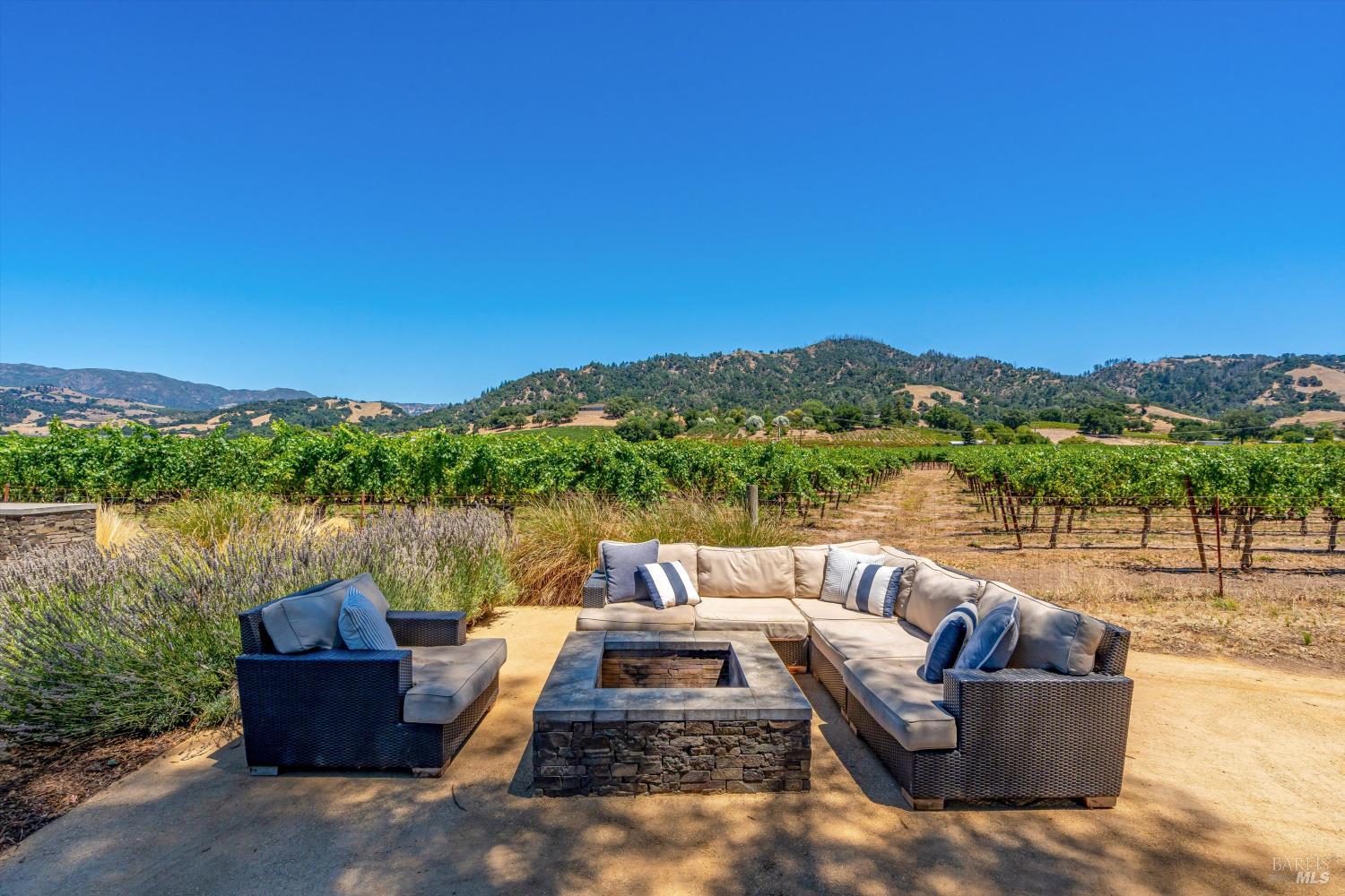 7616 Highway 128 Healdsburg CA 95448