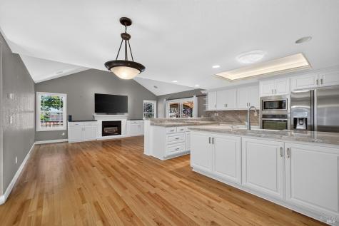 4795 Hillsboro Circle Santa Rosa CA 95405