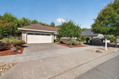 4795 Hillsboro Circle Santa Rosa CA 95405