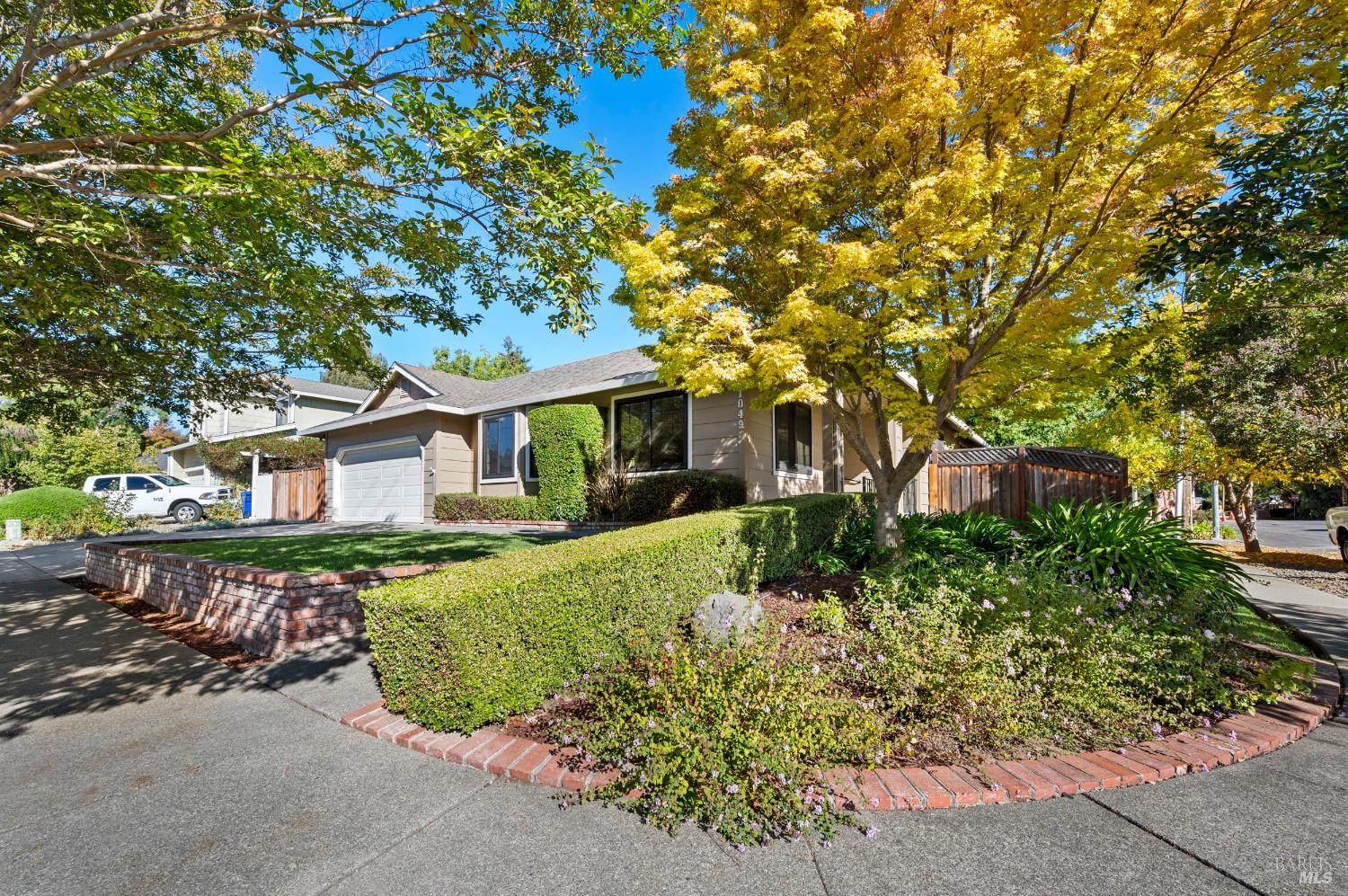 1049 Charlson Way Napa CA 94558