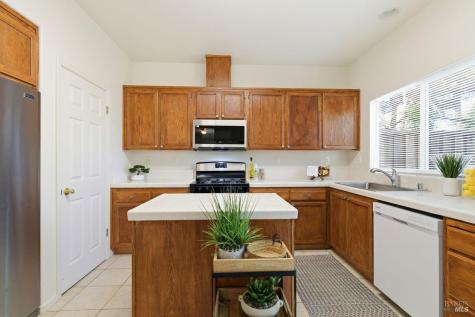 1439 Grey Hawk Way Santa Rosa CA 95409