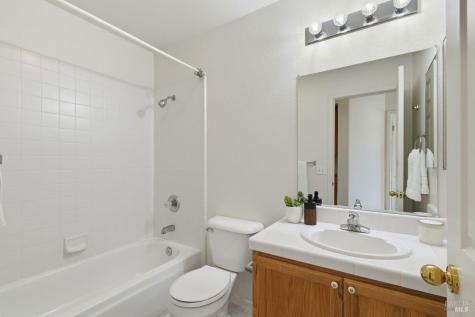 1439 Grey Hawk Way Santa Rosa CA 95409