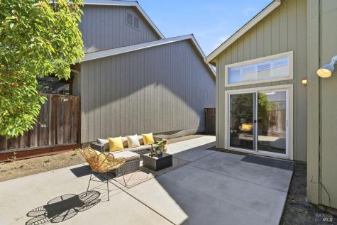 1439 Grey Hawk Way Santa Rosa CA 95409