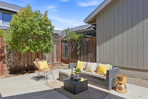 1439 Grey Hawk Way Santa Rosa CA 95409