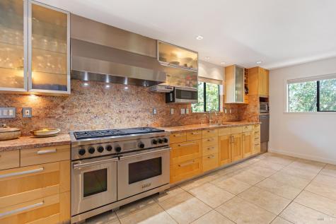 10 Shari Court Novato CA 94947