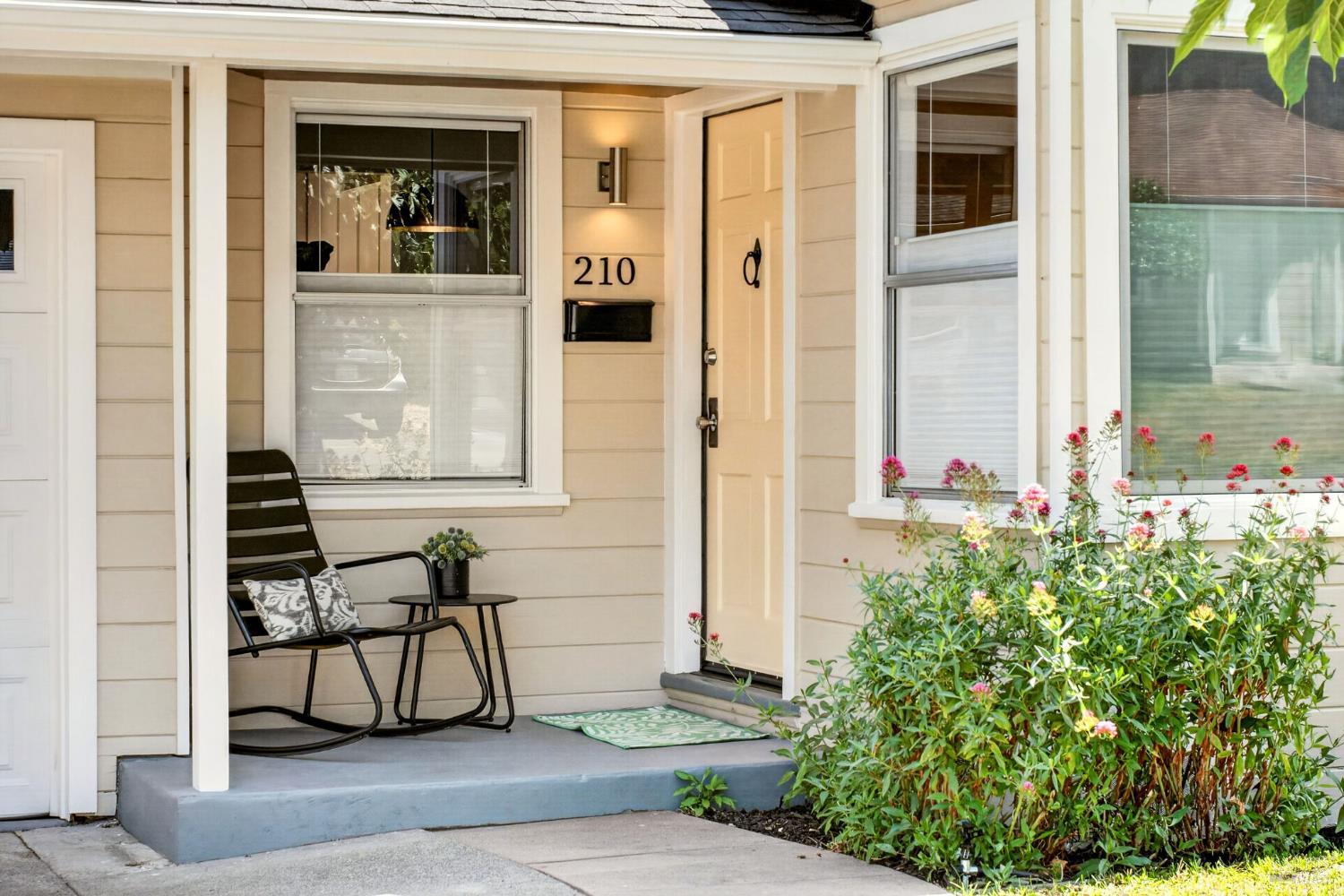 210 Homewood Avenue Napa CA 94558