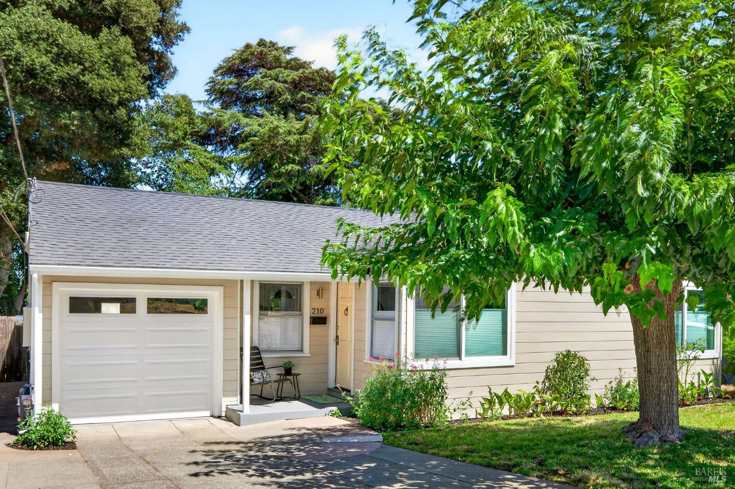 210 Homewood Avenue Napa CA 94558