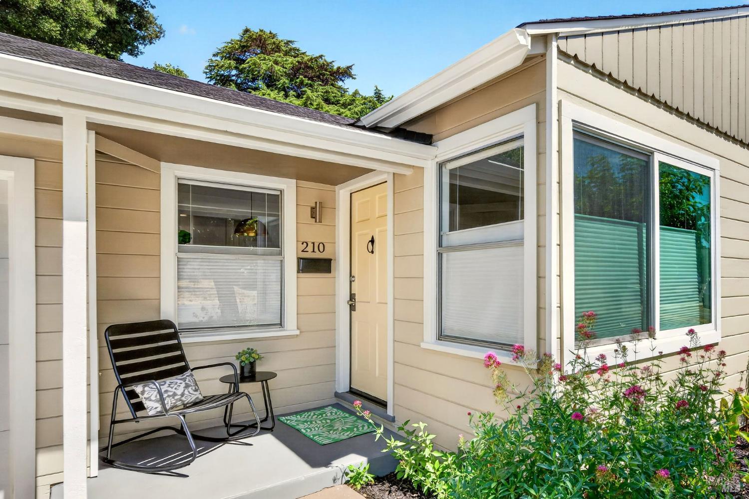210 Homewood Avenue Napa CA 94558