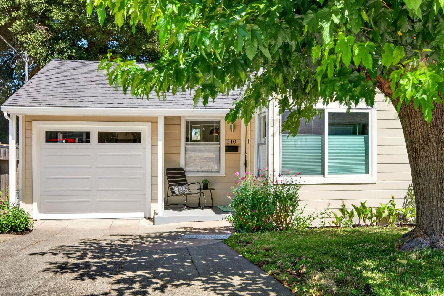 210 Homewood Avenue Napa CA 94558