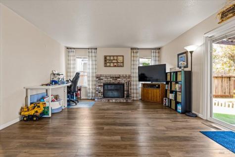 1975 Seville Street Santa Rosa CA 95403