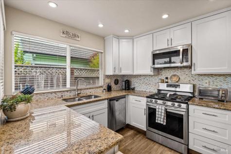 1975 Seville Street Santa Rosa CA 95403