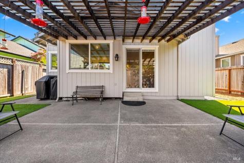 1975 Seville Street Santa Rosa CA 95403
