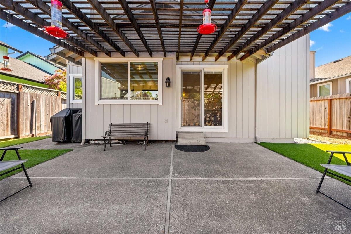 1975 Seville Street Santa Rosa CA 95403