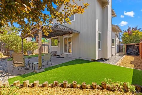 1975 Seville Street Santa Rosa CA 95403