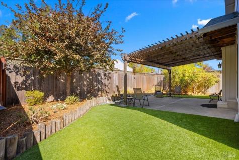 1975 Seville Street Santa Rosa CA 95403
