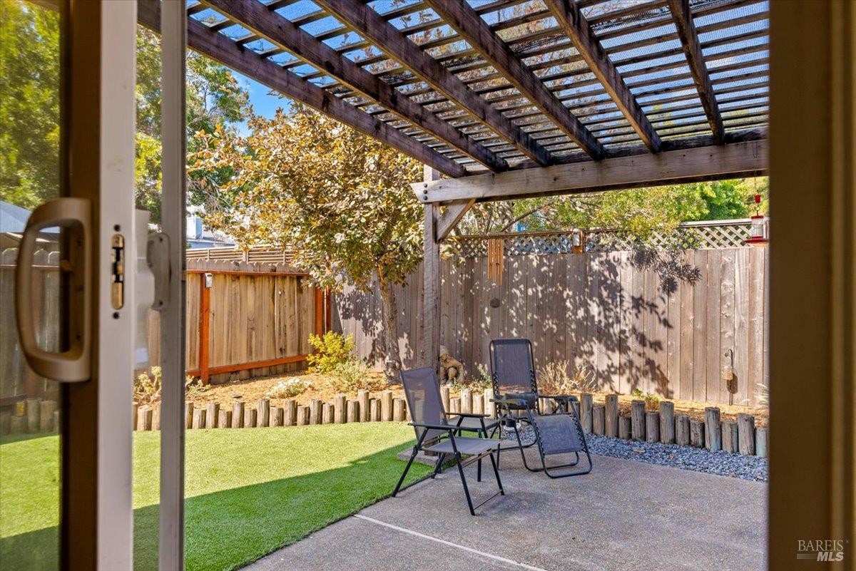 1975 Seville Street Santa Rosa CA 95403