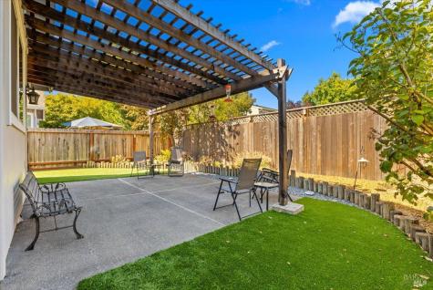 1975 Seville Street Santa Rosa CA 95403