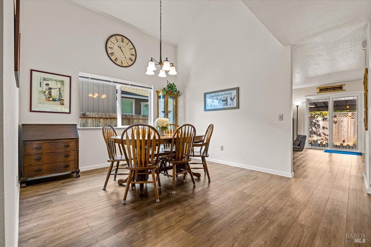 1975 Seville Street Santa Rosa CA 95403