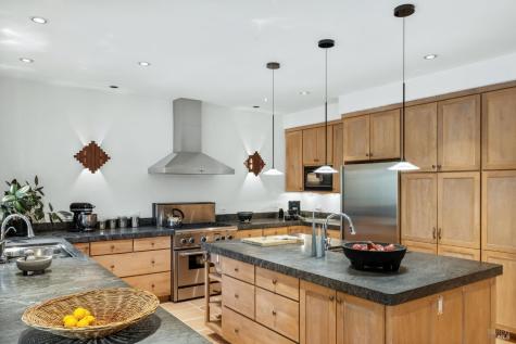 10000 Courtney Drive Kenwood CA 95452