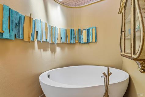 1408 Quail Court Santa Rosa CA 95404