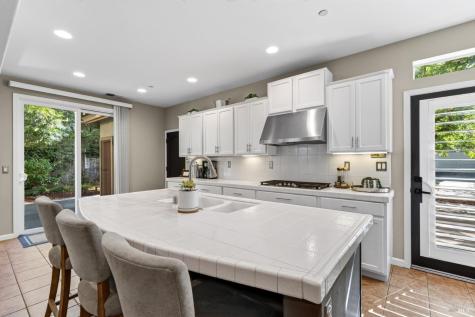 4622 Summerhays Place Santa Rosa CA 95405