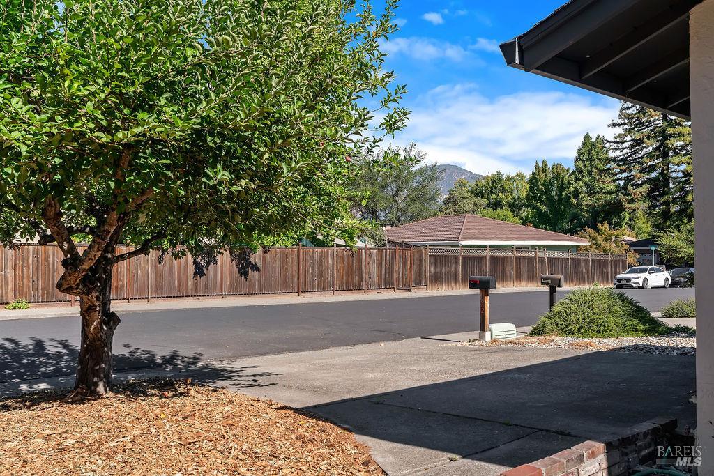 1132 Denise Drive Calistoga CA 94515