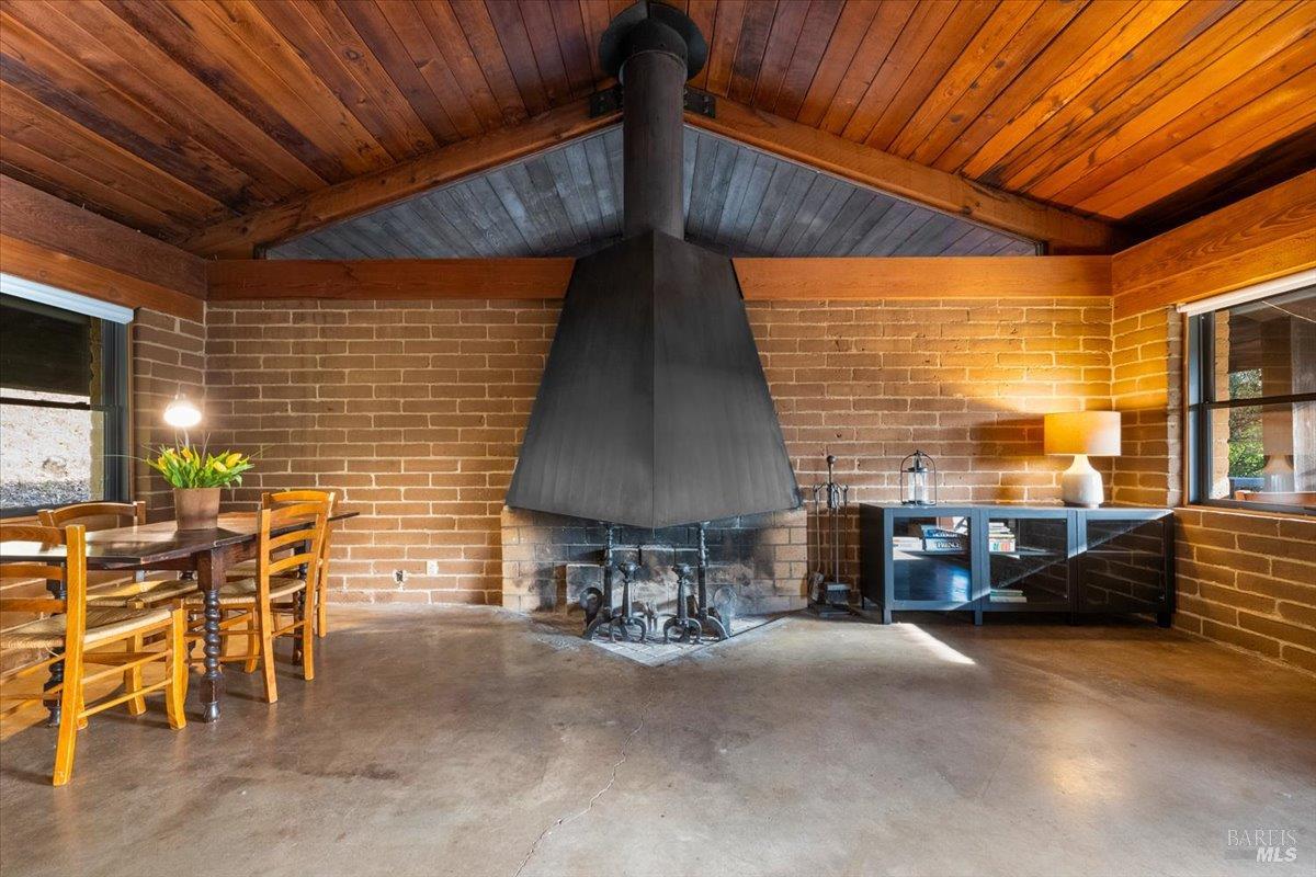 27650 River Road Cloverdale CA 95425