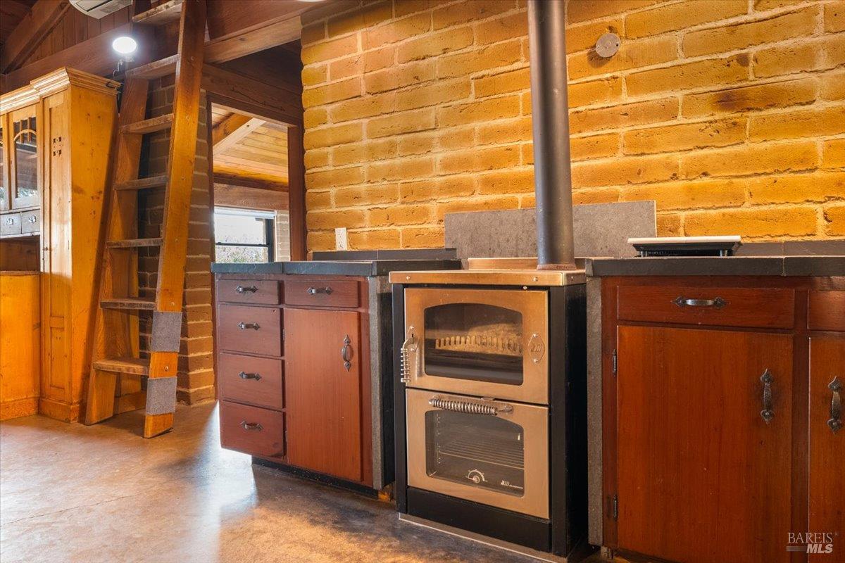 27650 River Road Cloverdale CA 95425