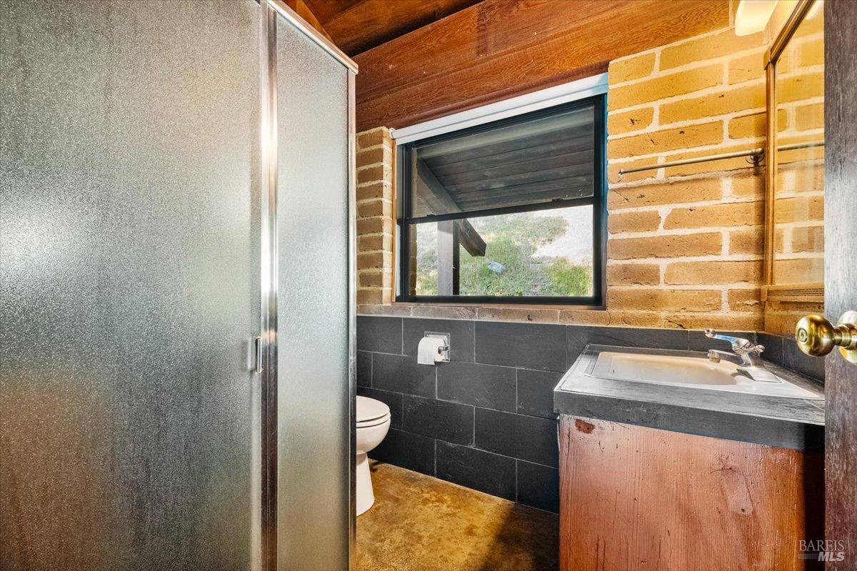 27650 River Road Cloverdale CA 95425