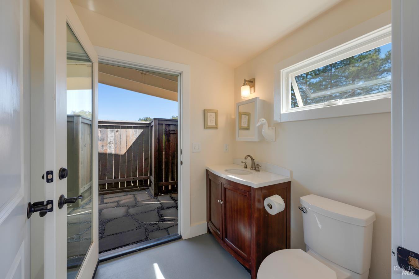 8622 Green Valley Road Sebastopol CA 95472