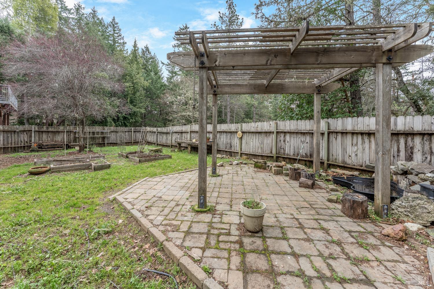 27431 Poppy Drive Willits CA 95490
